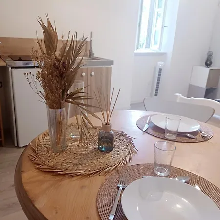 Apartment Garrevaques, Le Wendy, Calme Et Charme A La Campagne *